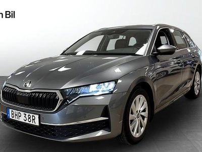 Grå Begagnad 2025 Skoda Octavia Selection Kombi | 299 900 kr (Bra pris)