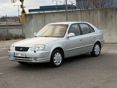 Silver Begagnad 2004 Hyundai Accent Halvkombi | 14 900 kr