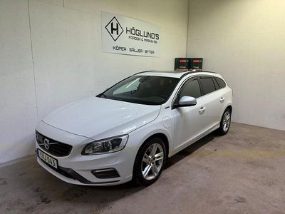 Vit Begagnad 2018 Volvo V60 R-Design Kombi | 159 900 kr (Marknadspris)