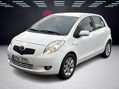 Vit Begagnad 2008 Toyota Yaris Halvkombi | 31 900 kr (Marknadspris)
