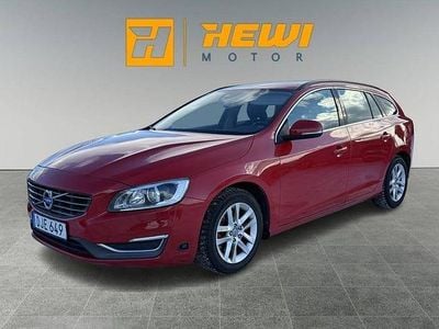 Begagnad Volvo V60 Momentum 184 HK (135 kW) 2014 Röd Kombi