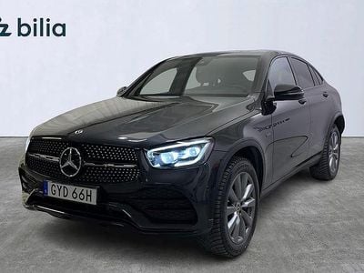Grå Begagnad 2021 Mercedes GLC300e AMG Sportkupé | 449 000 kr (Marknadspris)