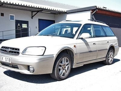 Begagnad Subaru Legacy 157 HK (115 kW) 1999 Beige Kombi