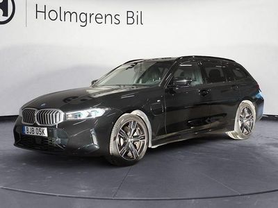 Safirsvart metallic Begagnad 2025 BMW 330 M Sport Kombi | 549 800 kr