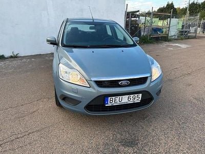 Begagnad Ford Focus 126 HK (92 kW) 2008 Grå Halvkombi