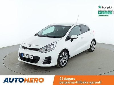 Vit Begagnad 2016 Kia Rio Halvkombi | 103 000 kr (Marknadspris)