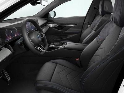 Ny BMW 530e M Sport 2026 Vit Kombi