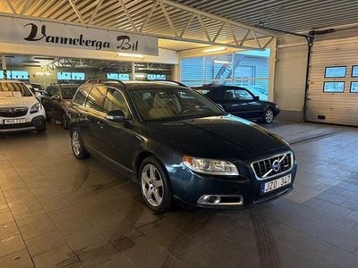 Begagnad Volvo V70 Momentum 175 HK (128 kW) 2010 Grå Kombi
