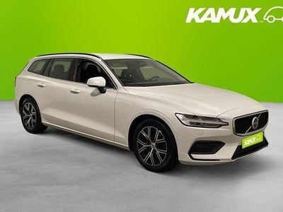 Vit Begagnad 2023 Volvo V60 Momentum Kombi | 314 800 kr (Marknadspris)