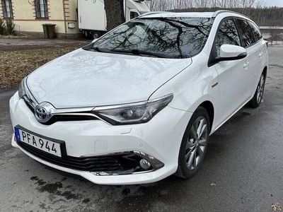 begagnad Toyota Auris Touring Sports Hybrid e-CVT Euro 6/ 2017