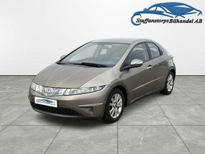 Begagnad Honda Civic 83 HK (61 kW) 2007 Mörkgrön Halvkombi