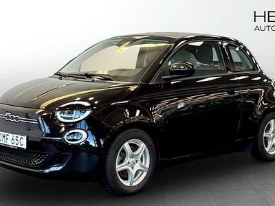 Svart Begagnad 2022 Fiat 500e Icon Halvkombi | 189 900 kr (Marknadspris)