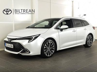 Vit Begagnad 2023 Toyota Corolla Style Kombi | 284 900 kr (Marknadspris)
