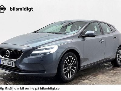 Grå Begagnad 2017 Volvo V40 Momentum Halvkombi | 159 900 kr (Marknadspris)