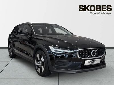 Svart Begagnad 2022 Volvo V60 CC Kombi | 334 600 kr (Lite dyr)