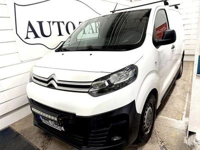 Vit Begagnad 2016 Citroën Jumpy Minibuss | 89 000 kr (Marknadspris)