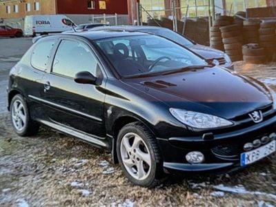 Begagnad Peugeot 206 109 HK (80 kW) 2006 Halvkombi