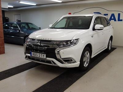 Begagnad Mitsubishi Outlander P-HEV Edition 135 HK (99 kW) 2019 Vit SUV