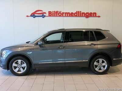 Grå samma som bilen Begagnad 2017 VW Tiguan Allspace SUV | 229 900 kr (Marknadspris)