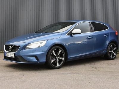 Blå Begagnad 2016 Volvo V40 R-Design Halvkombi | 169 900 kr (Marknadspris)