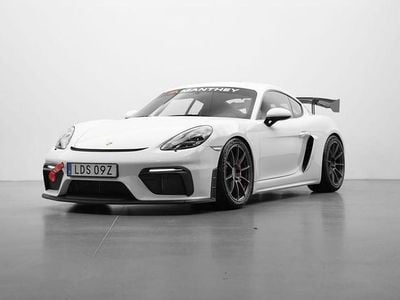 Vit Begagnad 2020 Porsche 718 Cayman GT4 Sportkupé | 1 219 000 kr