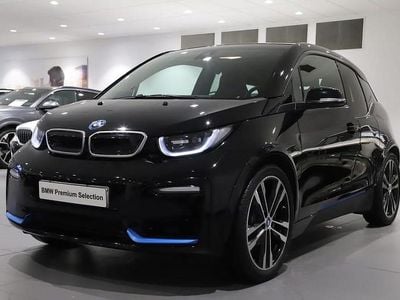 Svart Begagnad 2022 BMW i3 Comfort Edition Halvkombi | 239 000 kr (Marknadspris)