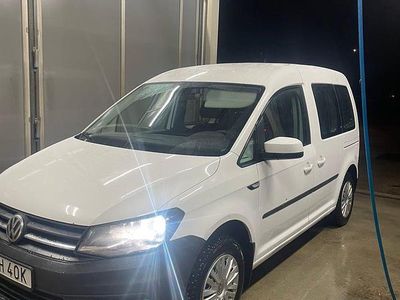 Begagnad VW Caddy 102 HK (75 kW) 2020 Minibuss