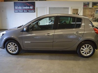 begagnad Renault Clio 1.2 (75hk) 1-Ägare / Låga Mil / AUX-ingång Nyservad & Besiktad