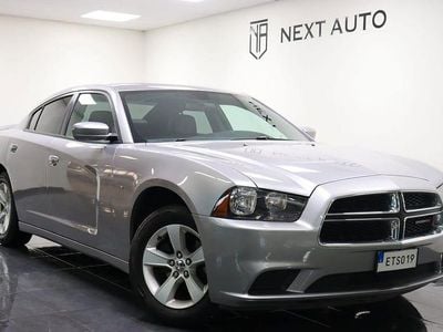 Ljusgrå Begagnad 2014 Dodge Charger Sedan | 179 900 kr