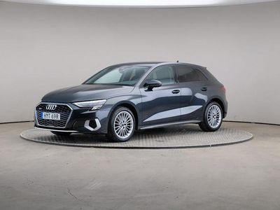 Manhattangrå (metallic) Begagnad 2022 Audi A3 Proline SUV | 279 000 kr (Bra pris)