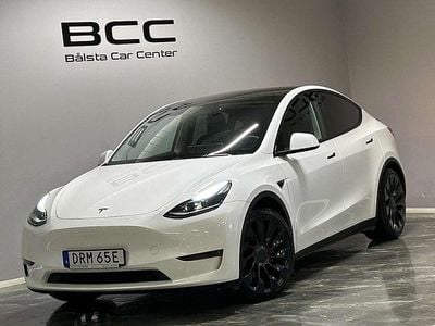 Vit Begagnad 2022 Tesla Model Y Performance SUV | 419 900 kr (Marknadspris)