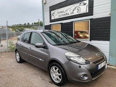 Begagnad Renault Clio R.S. 75 HK (55 kW) 2011 Grå Halvkombi
