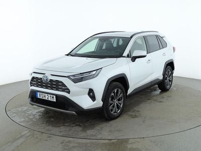 Vit Begagnad 2023 Toyota RAV4 Hybrid Executive SUV | 436 000 kr (Superpris)