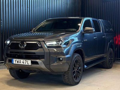 Grå Begagnad 2024 Toyota HiLux Pickup | 729 900 kr (Dyr)