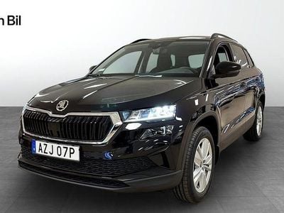 Svart Ny 2025 Skoda Karoq Selection SUV | 339 900 kr (Bra pris)