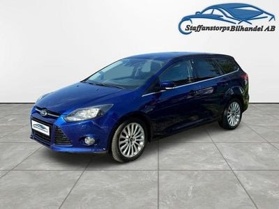 Begagnad Ford Focus Titanium 150 HK (110 kW) 2014 Blå Kombi