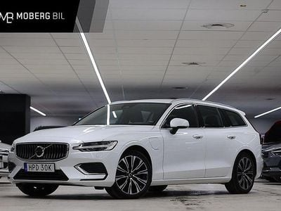 Vit Begagnad 2022 Volvo V60 Core Kombi | 369 900 kr (Marknadspris)
