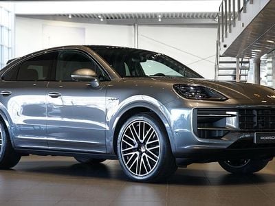 Grå Ny 2026 Porsche Cayenne SUV | 1 451 300 kr (Marknadspris)