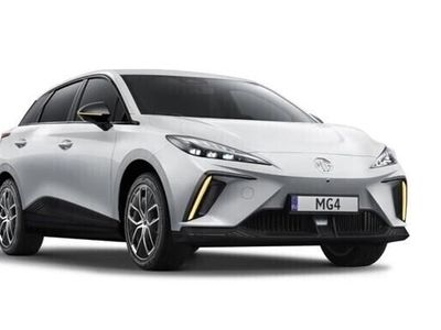 Begagnad MG MG4 EV Luxury 150 kW (204 HK) 2024 Vit Halvkombi