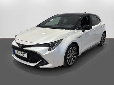 Begagnad Toyota Corolla Hybrid Style 122 HK (89 kW) 2020 Vit Halvkombi