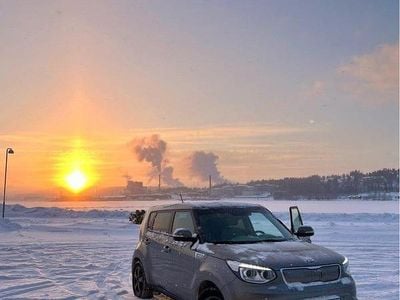 Mörkgrå metallic Begagnad 2019 Kia Soul EV SUV | 99 000 kr