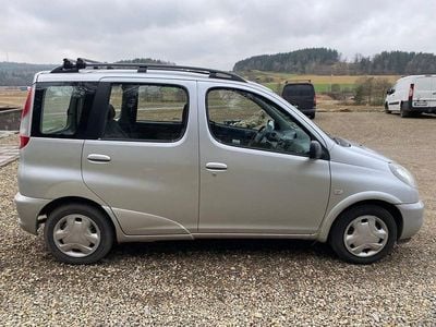 Begagnad 2000 Toyota Yaris Verso Minibuss | 19 000 kr (Marknadspris)