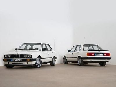 Vit Begagnad 1988 BMW 320 Sedan | 149 000 kr