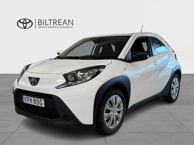 Vit Begagnad 2022 Toyota Aygo Play Halvkombi | 155 000 kr