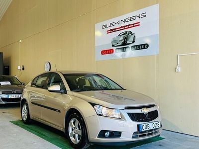 begagnad Chevrolet Cruze Halvkombi 1.8 Nykamrem Dragkrok 1-ägare