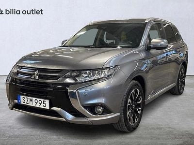 Grå Begagnad 2017 Mitsubishi Outlander P-HEV SUV | 159 900 kr (Lite dyr)