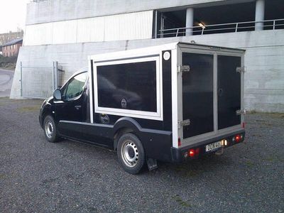 Begagnad Peugeot Partner 93 HK (68 kW) 2016 Svart Minibuss