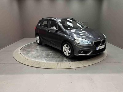 Grå Begagnad 2016 BMW 220 Active Tourer Minibuss | 169 000 kr