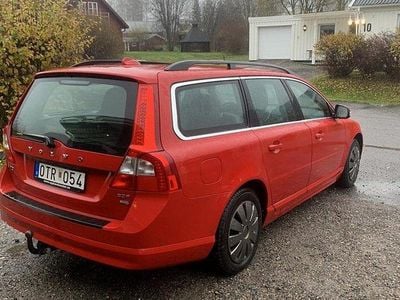 Röd Begagnad 2010 Volvo V70 Momentum Kombi | 55 000 kr (Marknadspris)
