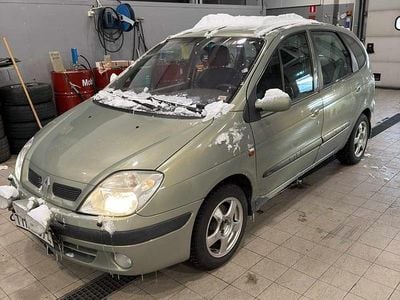 Begagnad Renault Scénic 139 HK (102 kW) 2002 Minibuss